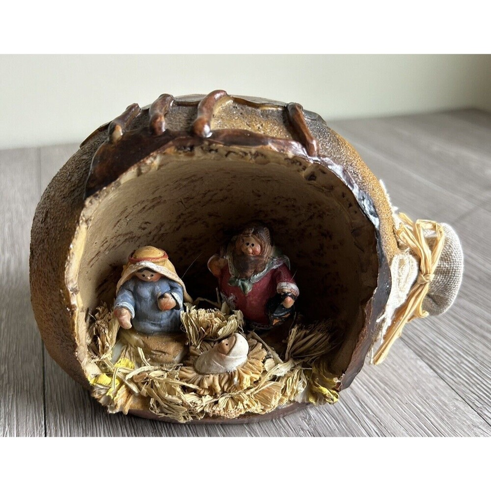Manger Baby Jesus Nativity Scene In Bottle Diorama Christmas Resin?